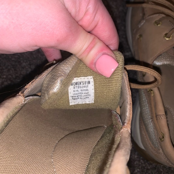 Woman’s Sperry boat shoes - Picture 10 of 10